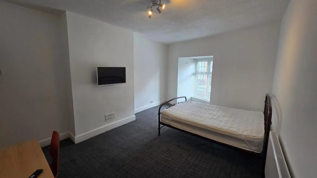 4 bedroom flat for rent