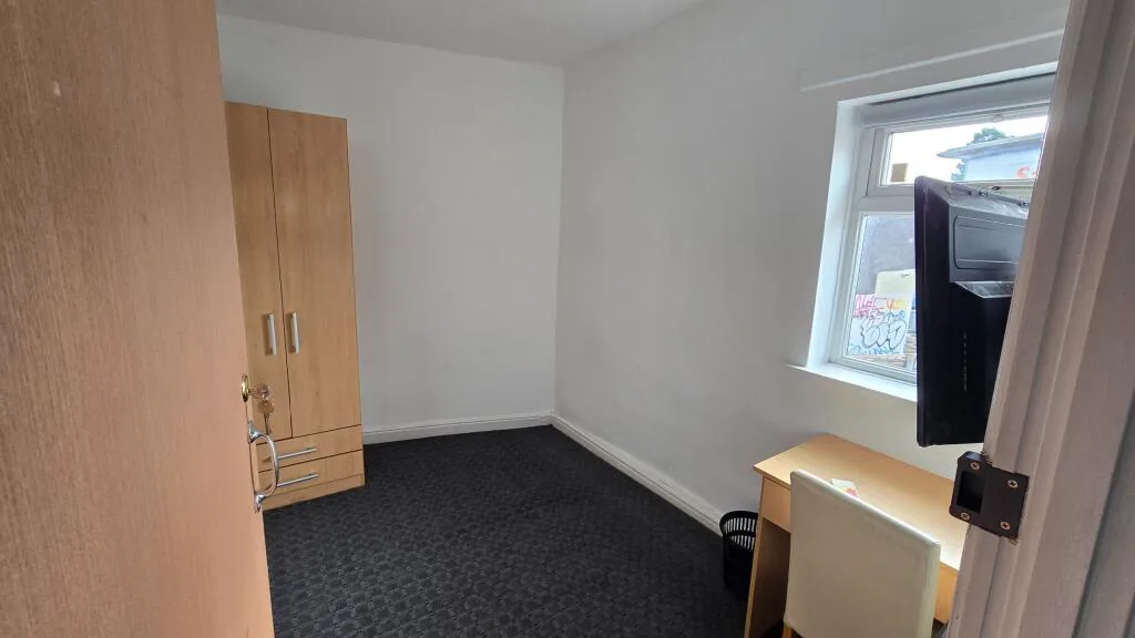 4 bedroom flat for rent