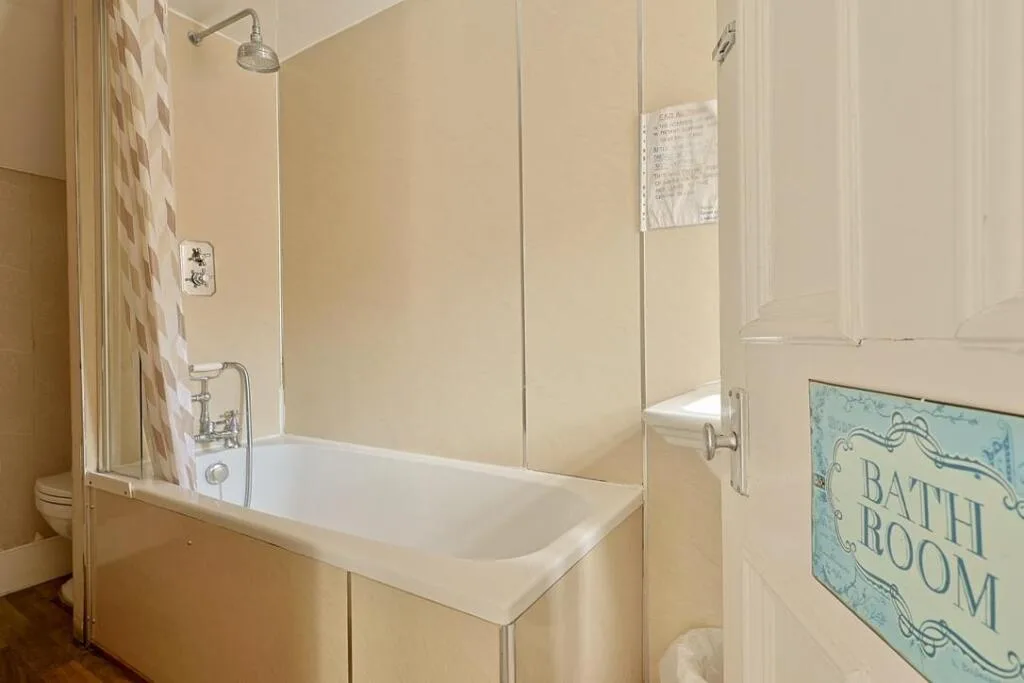 1 bedroom detached house for rent