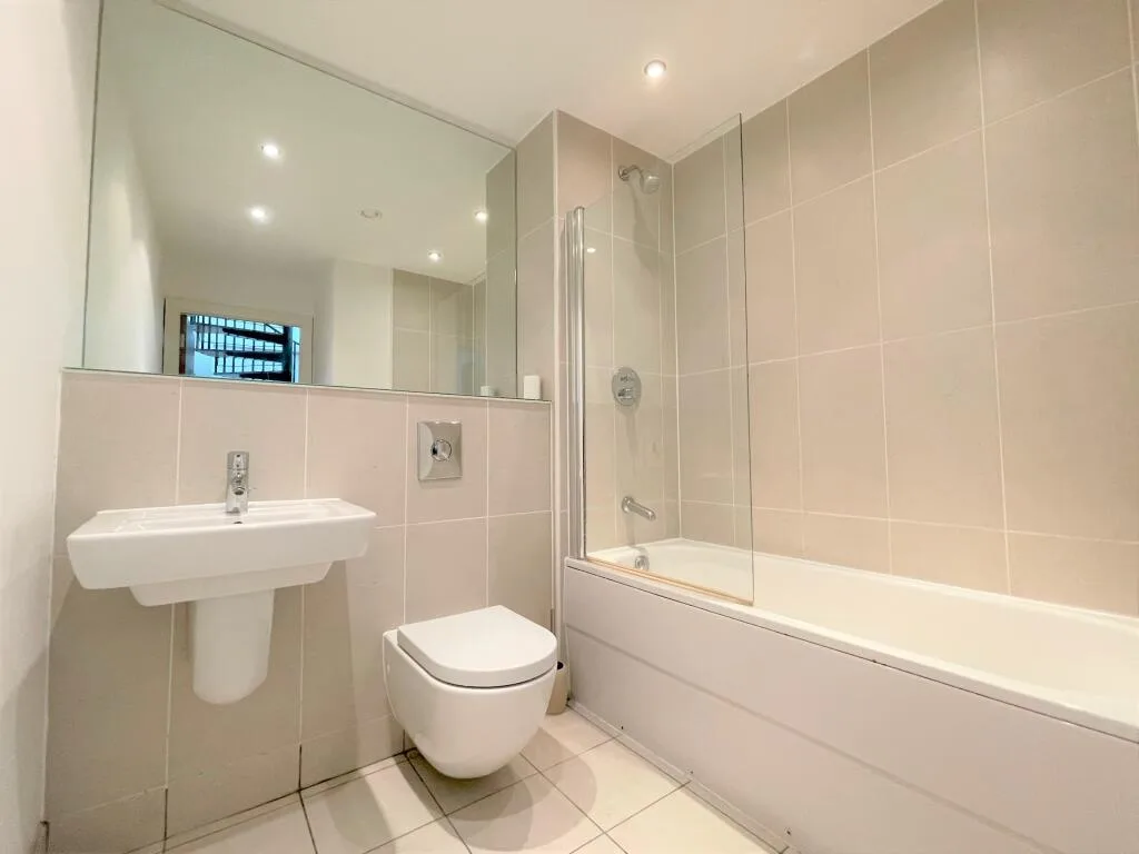 2 bedroom penthouse for rent