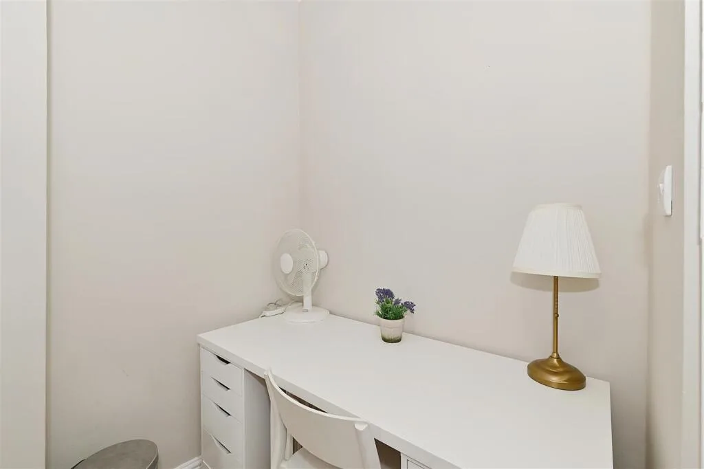 2 bedroom house for rent