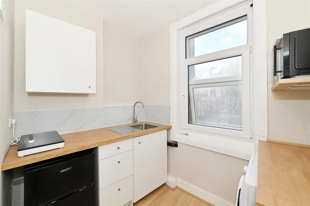2 bedroom house for rent