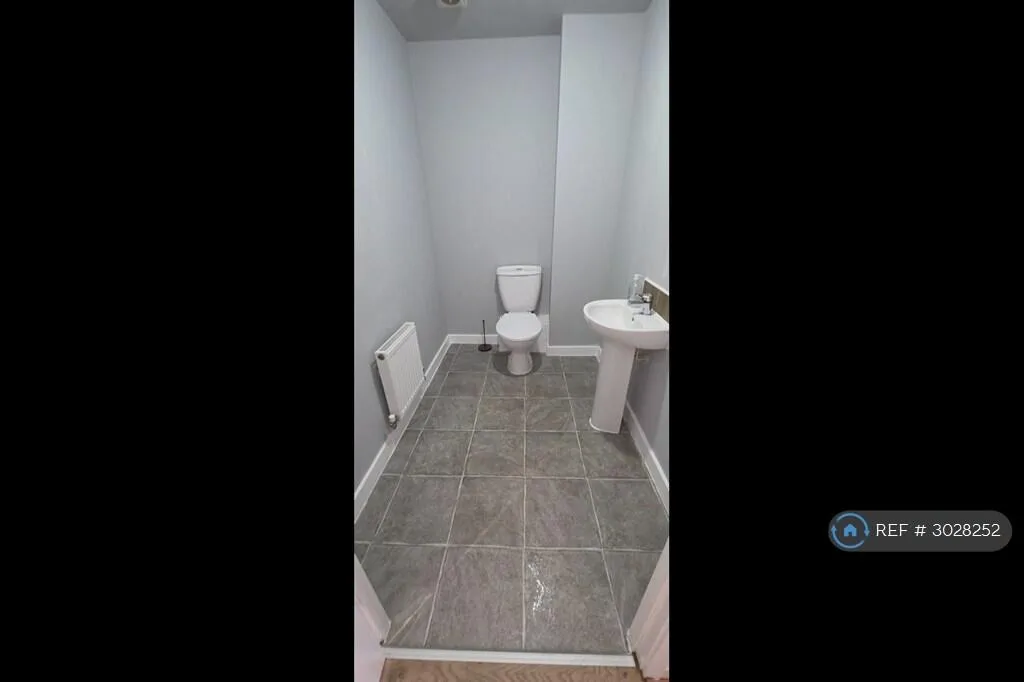 3 bedroom semi-detached house for rent