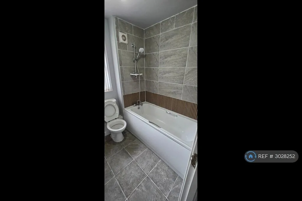 3 bedroom semi-detached house for rent