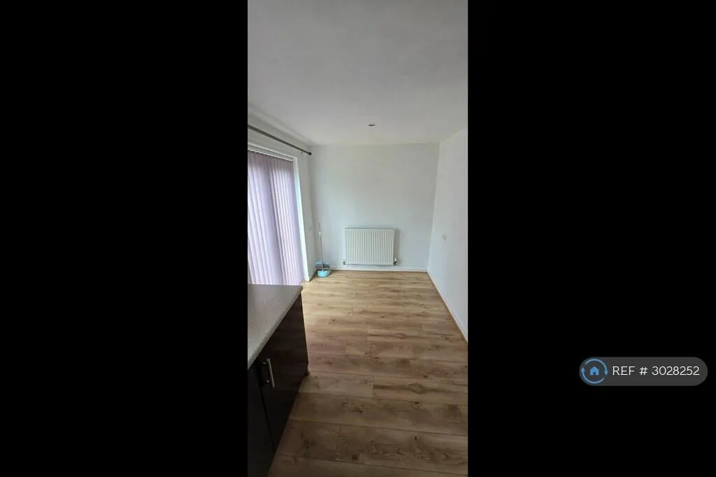 3 bedroom semi-detached house for rent