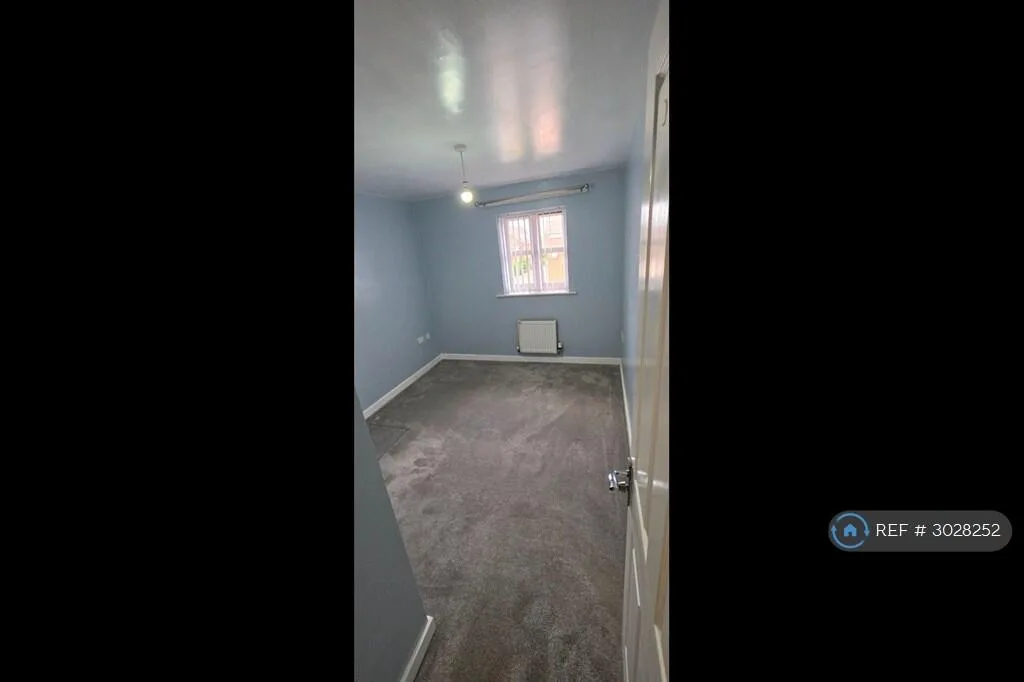 3 bedroom semi-detached house for rent