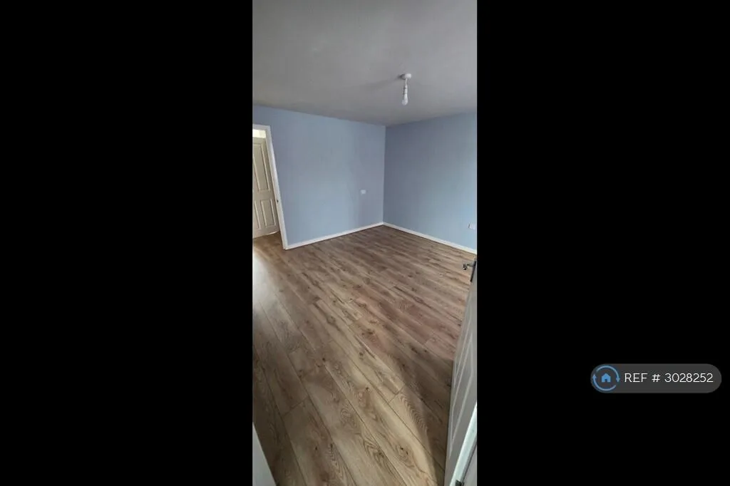 3 bedroom semi-detached house for rent