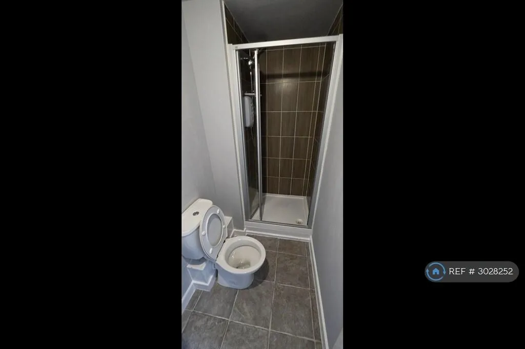3 bedroom semi-detached house for rent