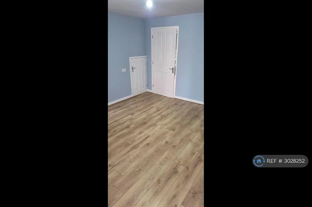 3 bedroom semi-detached house for rent