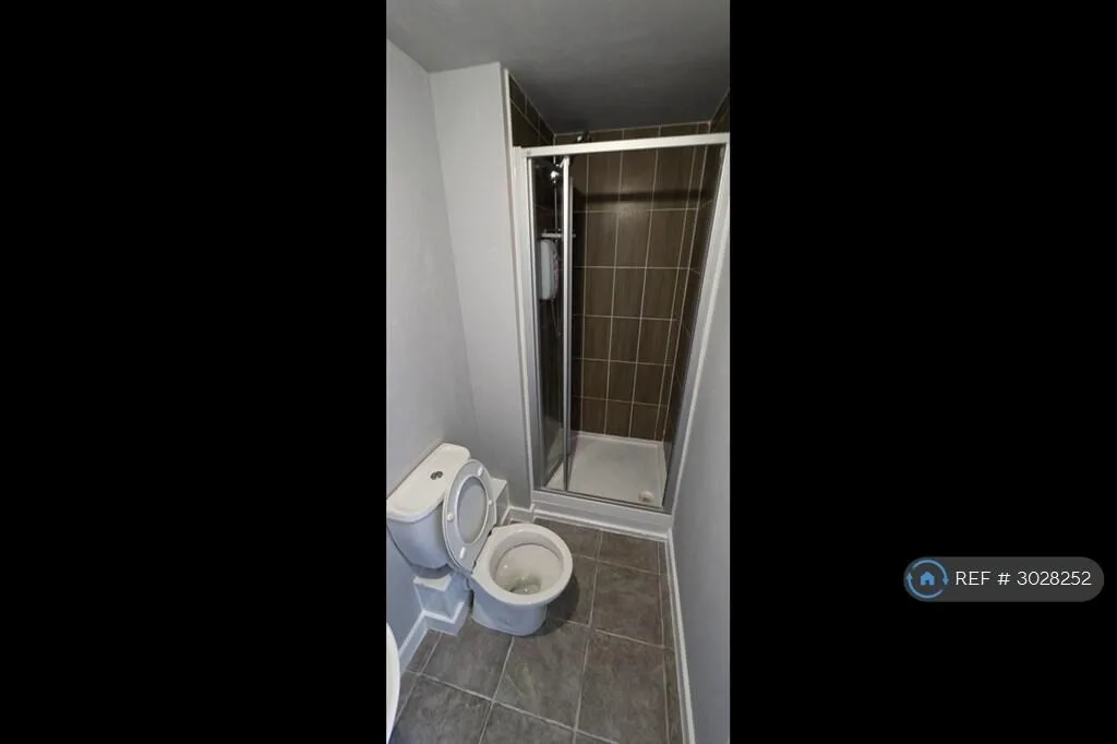 3 bedroom semi-detached house for rent