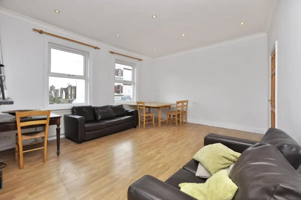 3 bedroom flat for rent