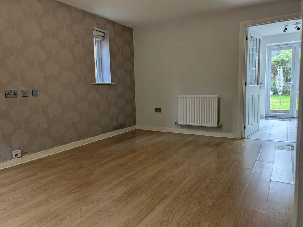 3 bedroom semi-detached house for rent