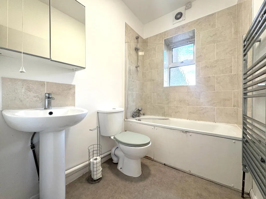 1 bedroom ground floor flat for rent