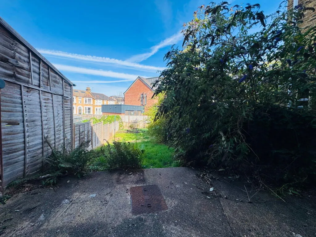 1 bedroom ground floor flat for rent
