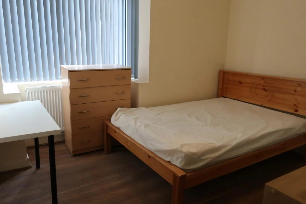 6 bedroom terraced house for rent