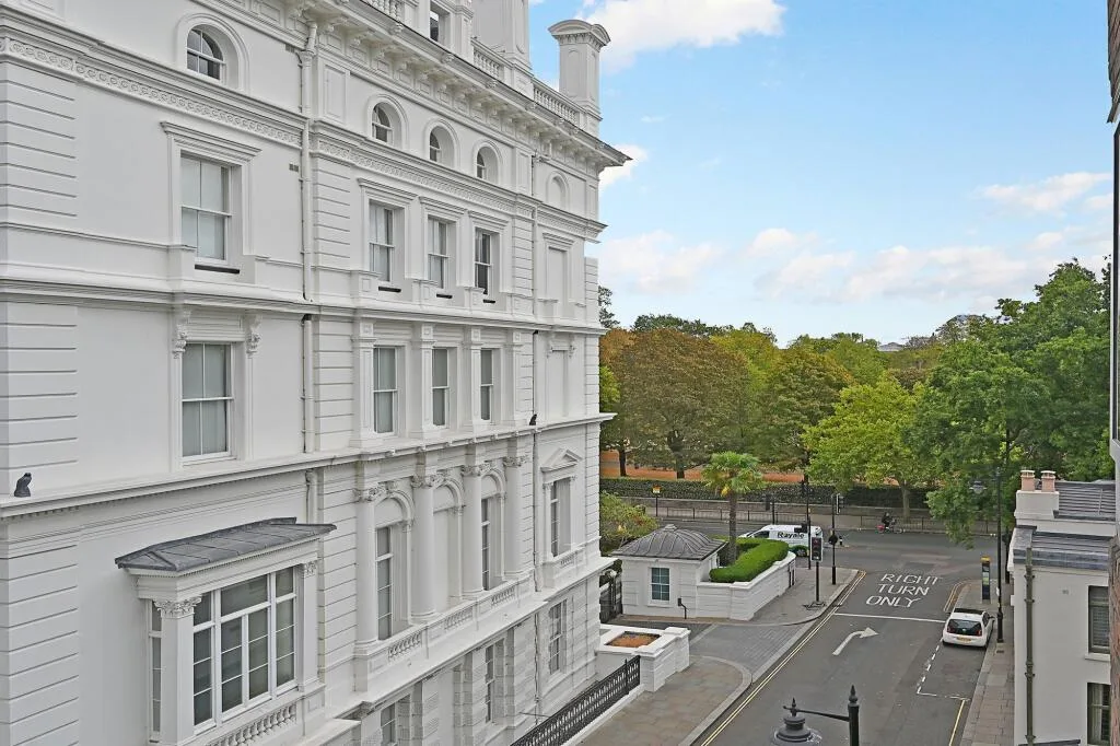 3 bedroom flat for rent