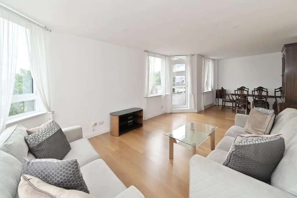 3 bedroom flat for rent