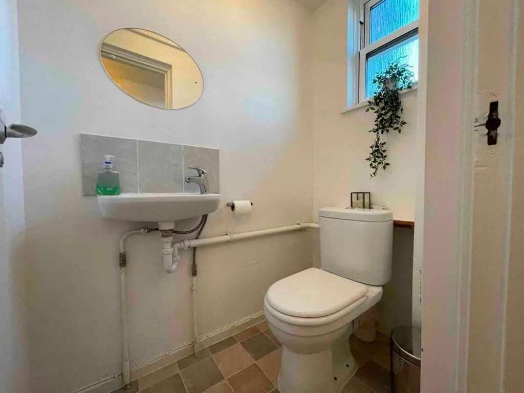 4 bedroom maisonette for rent