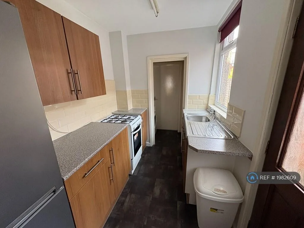 2 bedroom end of terrace house for rent