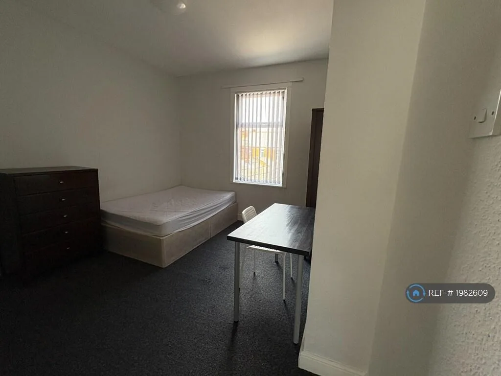 2 bedroom end of terrace house for rent