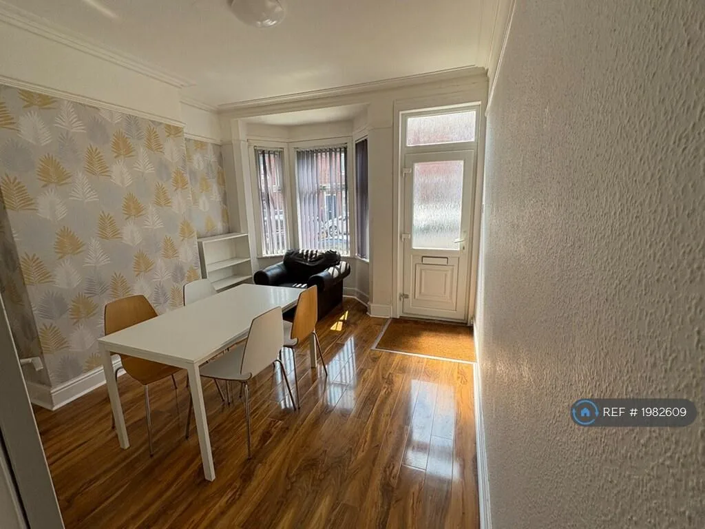 2 bedroom end of terrace house for rent