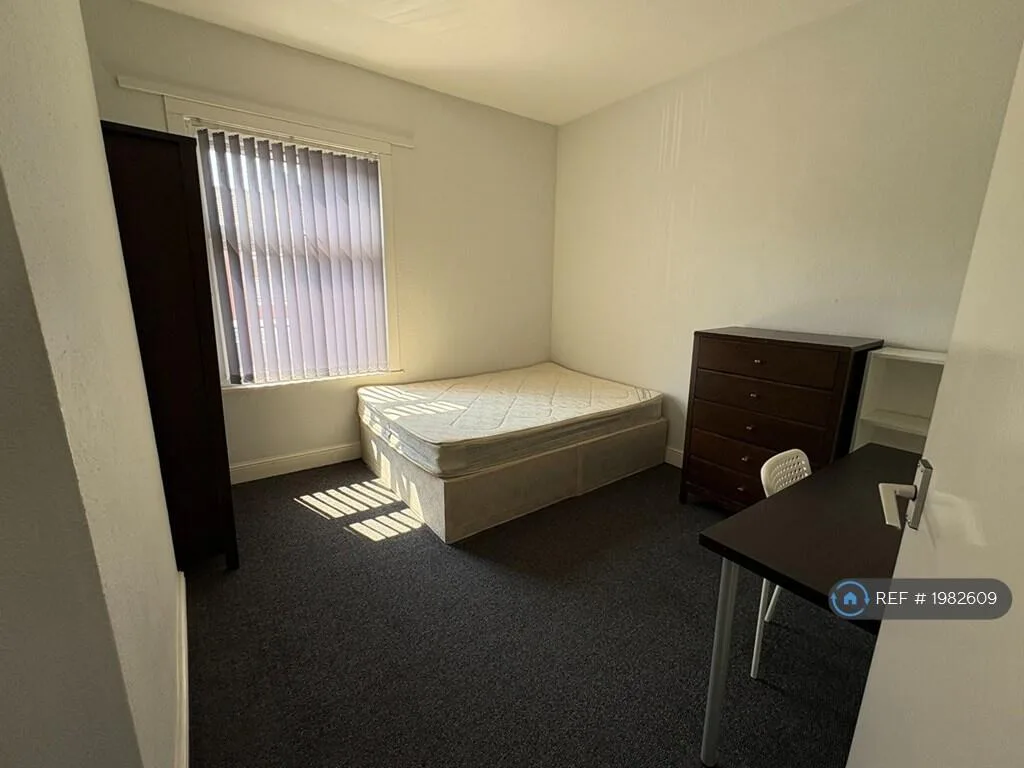 2 bedroom end of terrace house for rent