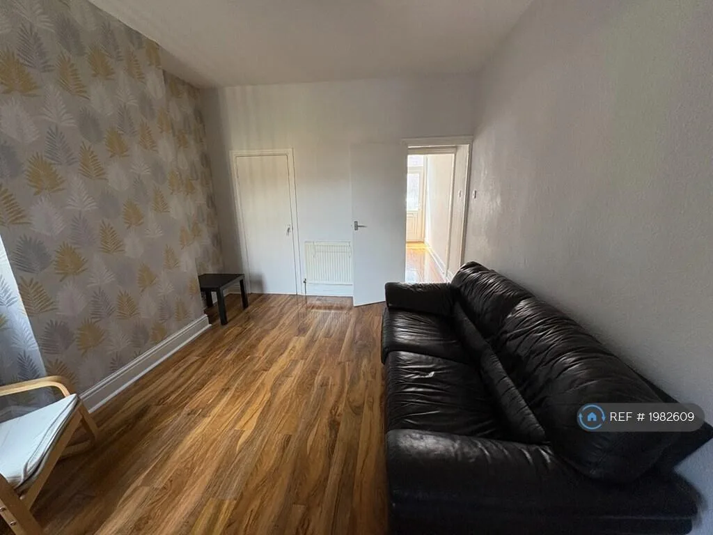 2 bedroom end of terrace house for rent
