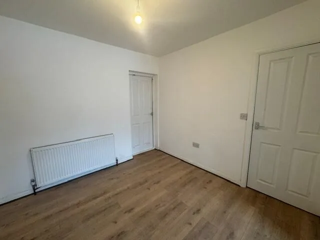 3 bedroom semi-detached house for rent