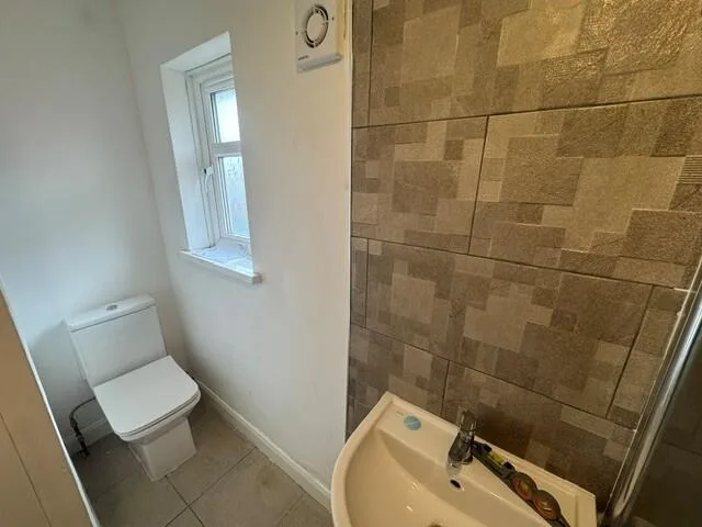 3 bedroom semi-detached house for rent