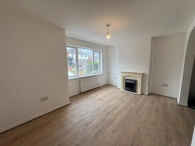 3 bedroom semi-detached house for rent