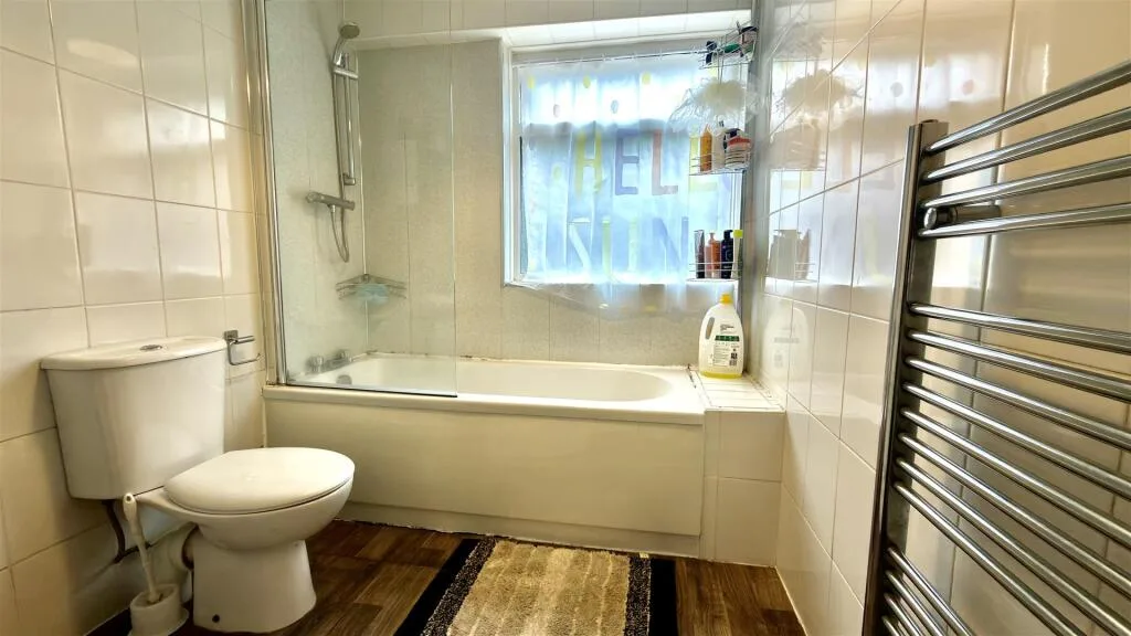 2 bedroom end of terrace house for rent