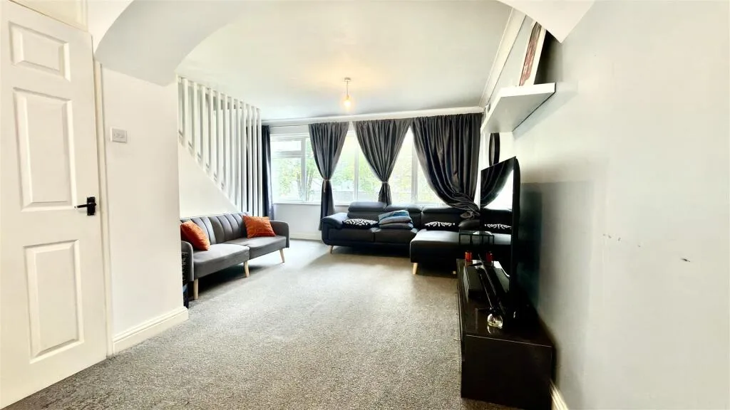 2 bedroom end of terrace house for rent