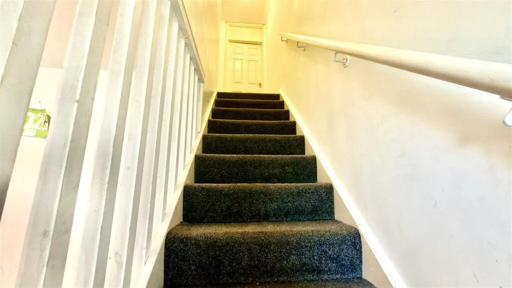 2 bedroom end of terrace house for rent