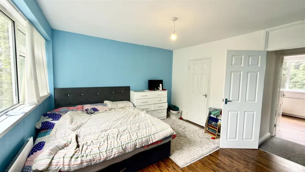2 bedroom end of terrace house for rent