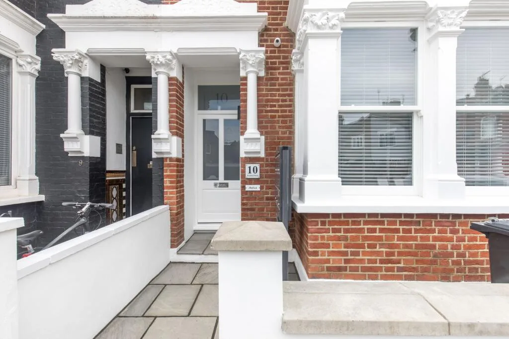 Ground floor studio flat for rent