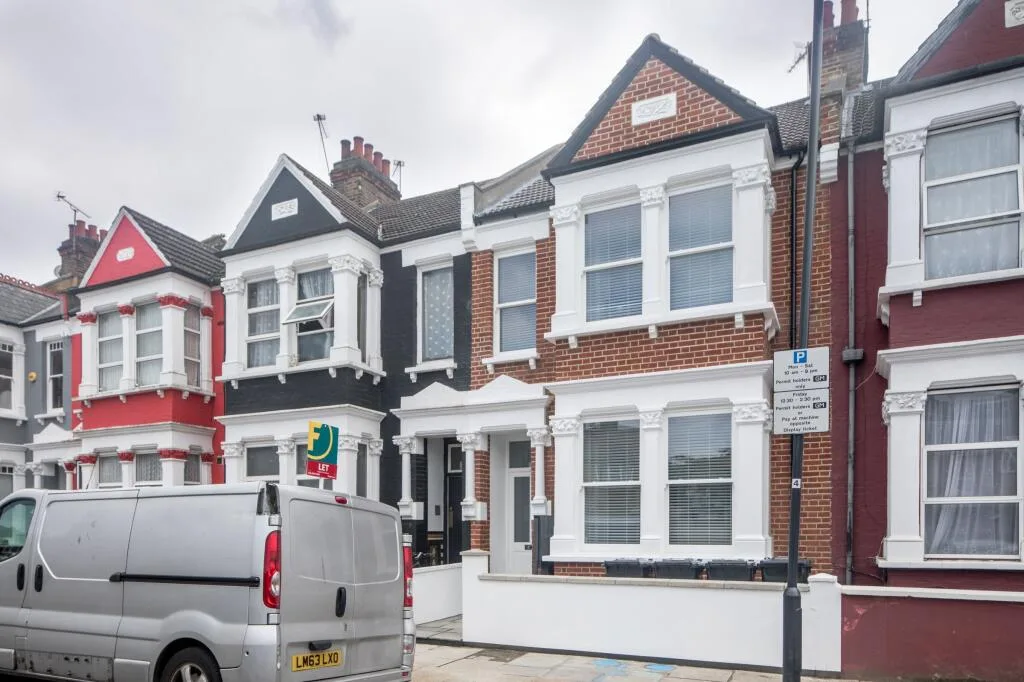 Ground floor studio flat for rent