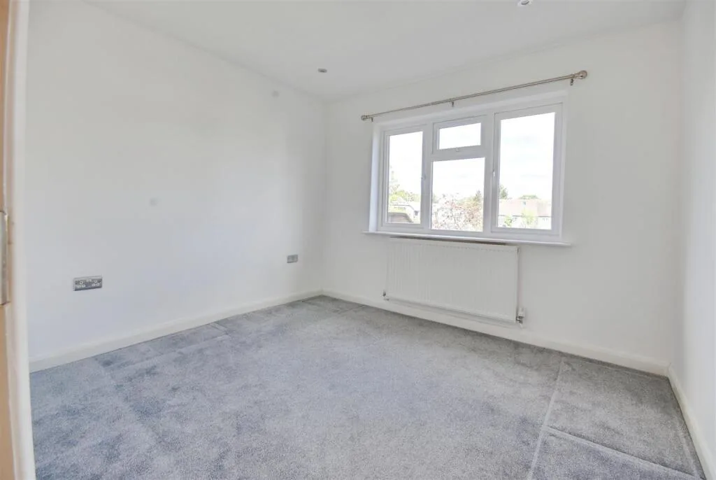 5 bedroom semi-detached house for rent