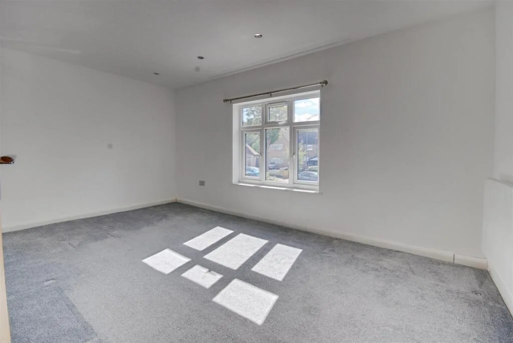 5 bedroom semi-detached house for rent