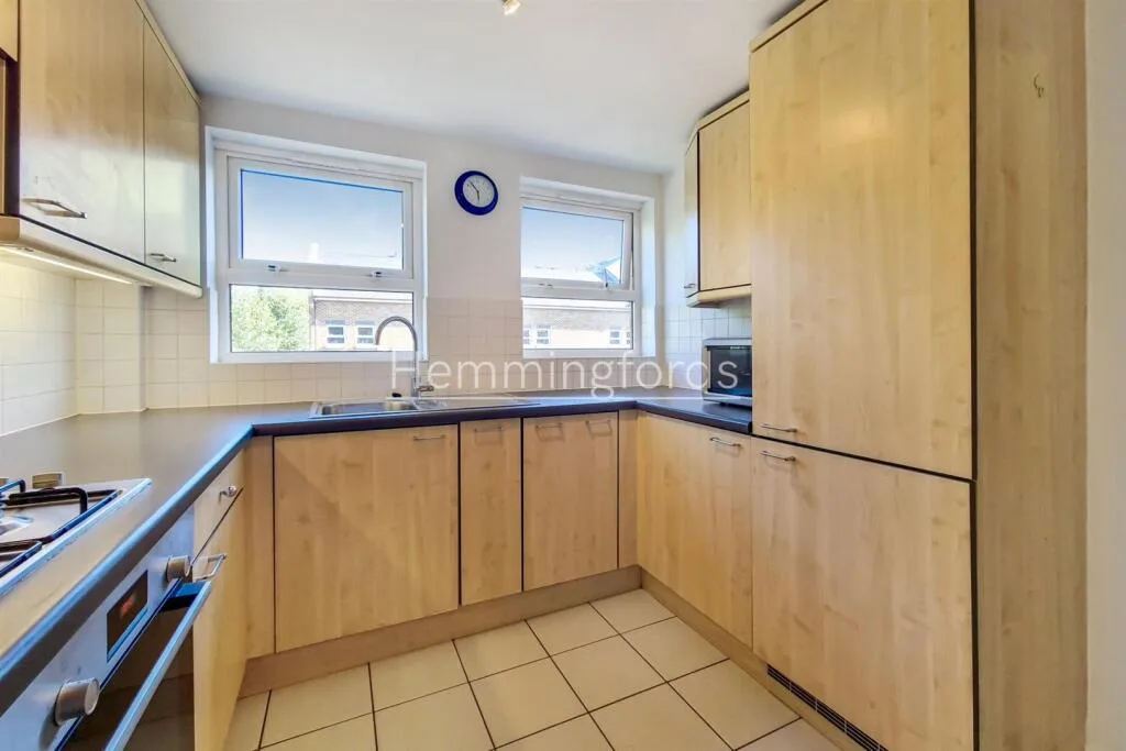 2 bedroom maisonette for rent
