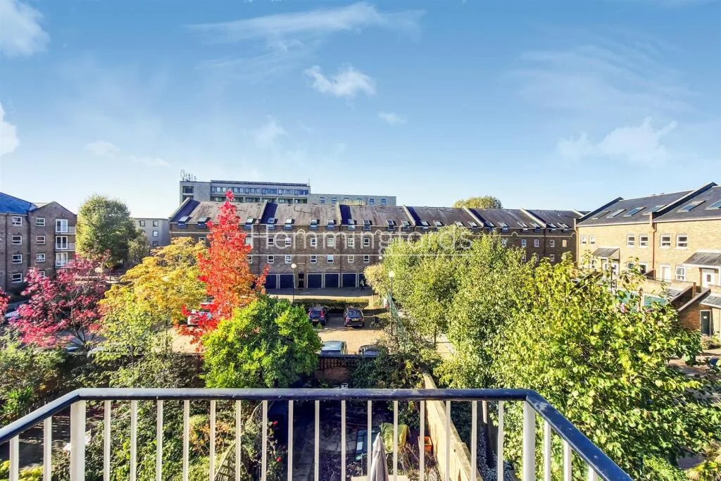 2 bedroom maisonette for rent
