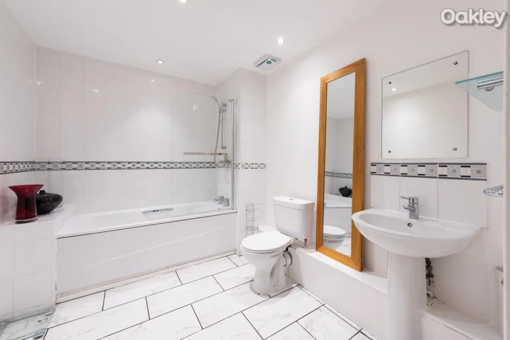 3 bedroom flat for rent