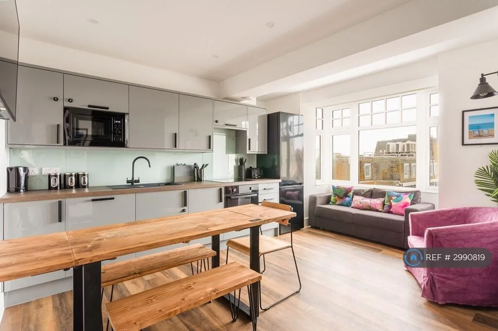 3 bedroom flat for rent