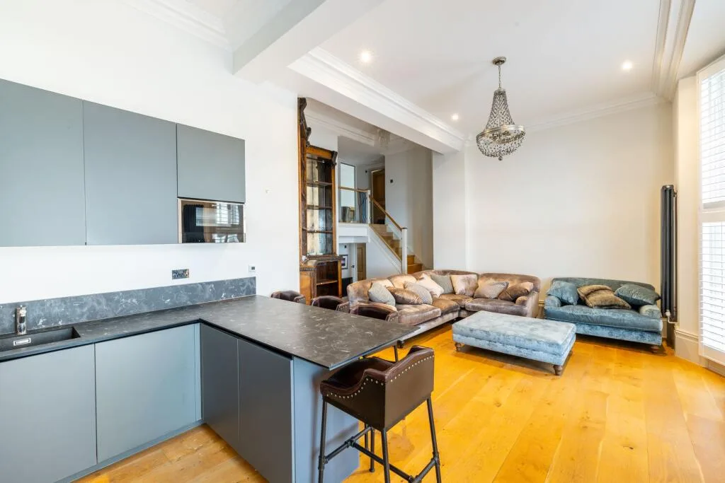 3 bedroom flat for rent