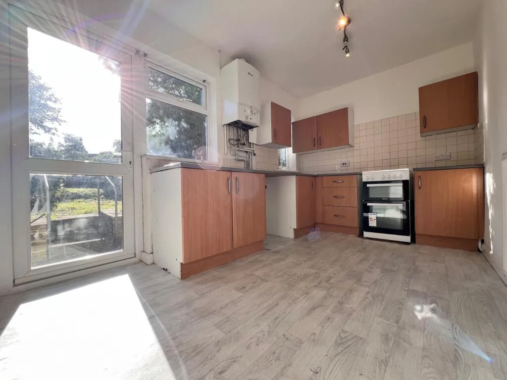 2 bedroom end of terrace house for rent