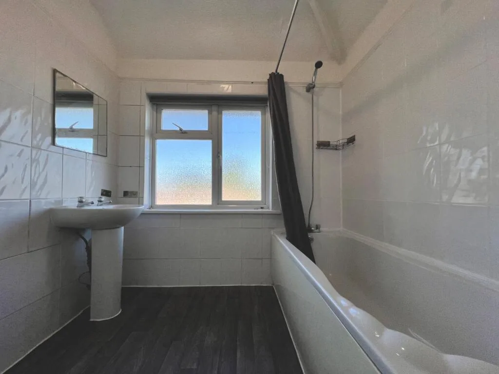 2 bedroom end of terrace house for rent
