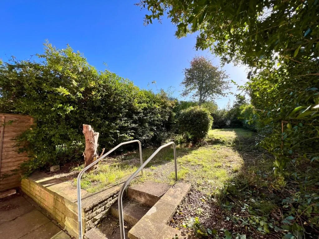 2 bedroom end of terrace house for rent