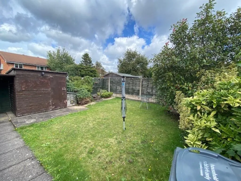 2 bedroom maisonette for rent