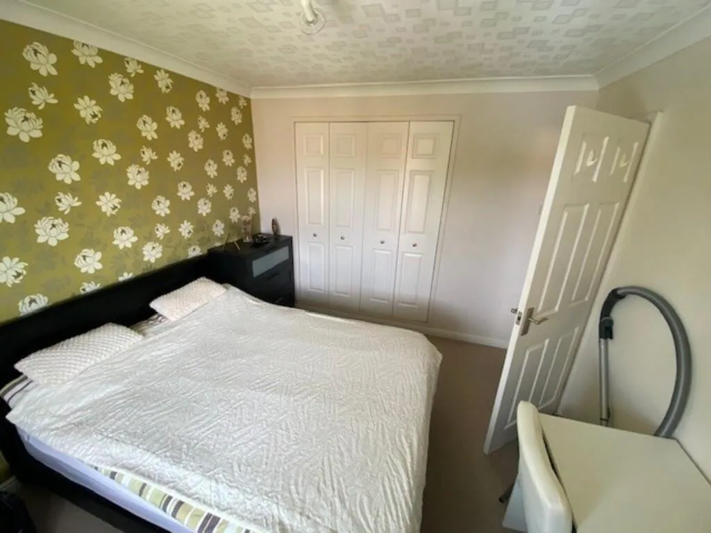 2 bedroom maisonette for rent