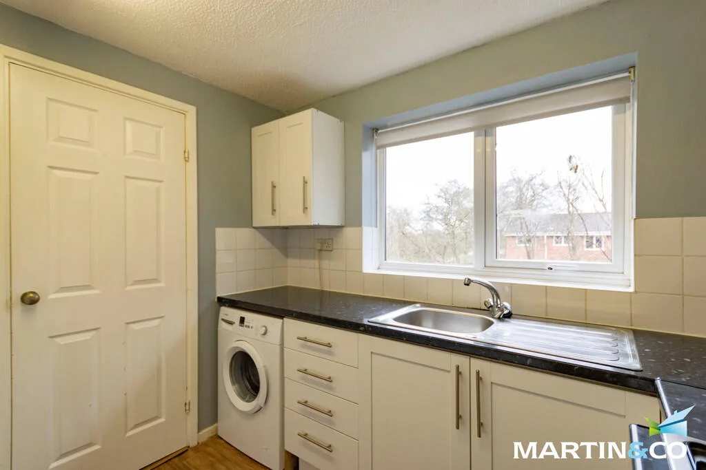 2 bedroom maisonette for rent