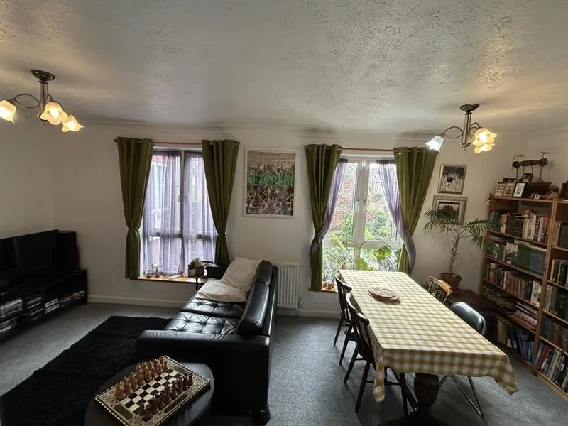 2 bedroom house for rent